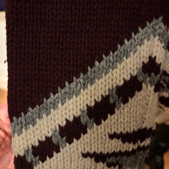 Aritzia TNA Cowichan Sweater Medium (fits like a S), 100% Lambswool - Picture 6 of 11
